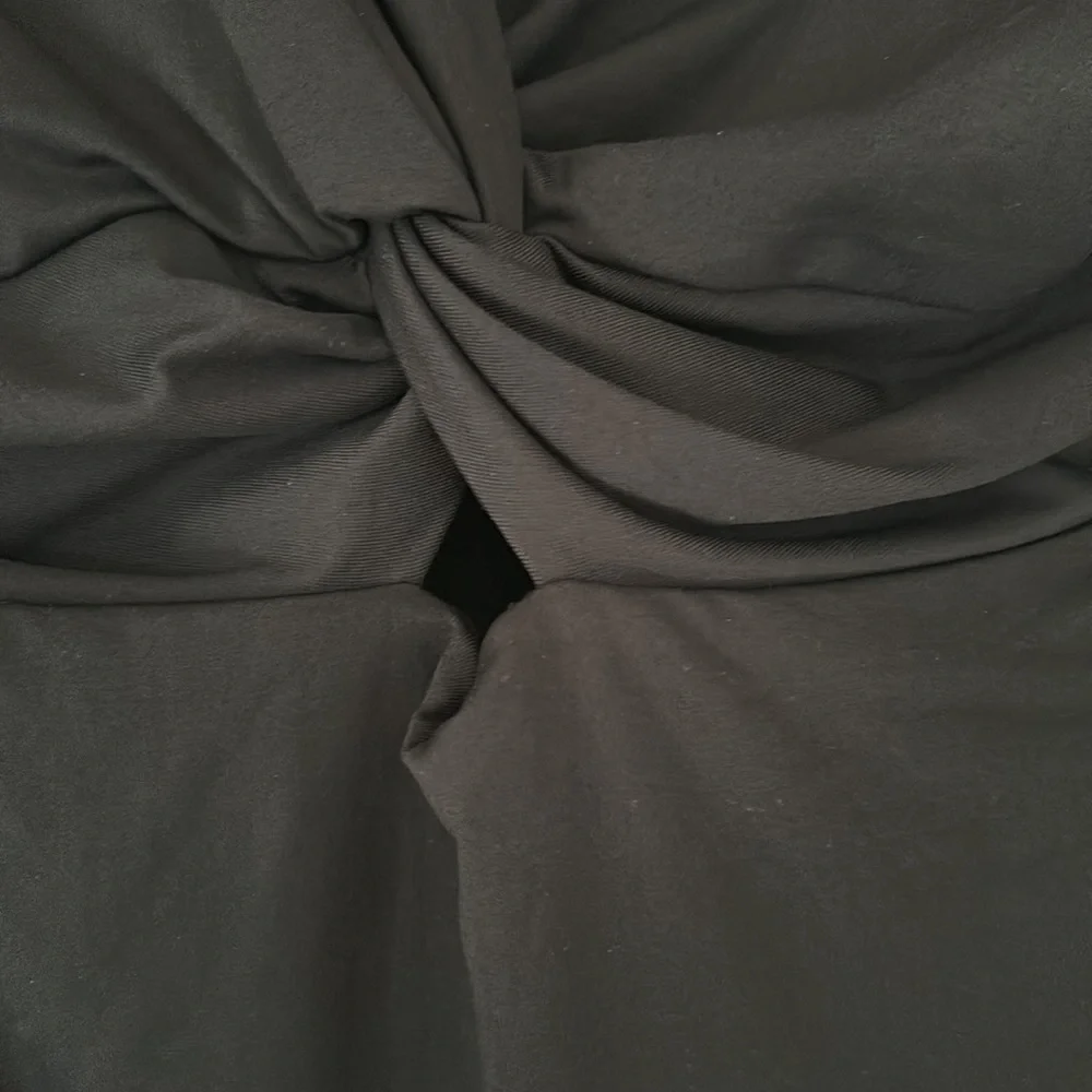 Zara black dress long sleeve with a triangle opening on the front at waist. - Picture 2 of 7